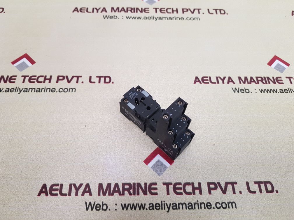 Telemecanique rxze2s108m relay socket - Image 5