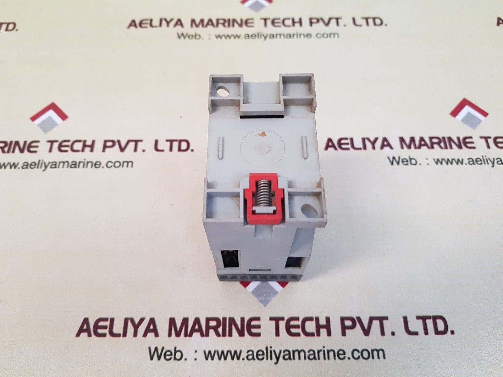 Telemecanique ny2 b20 safety relay barrier - Image 3