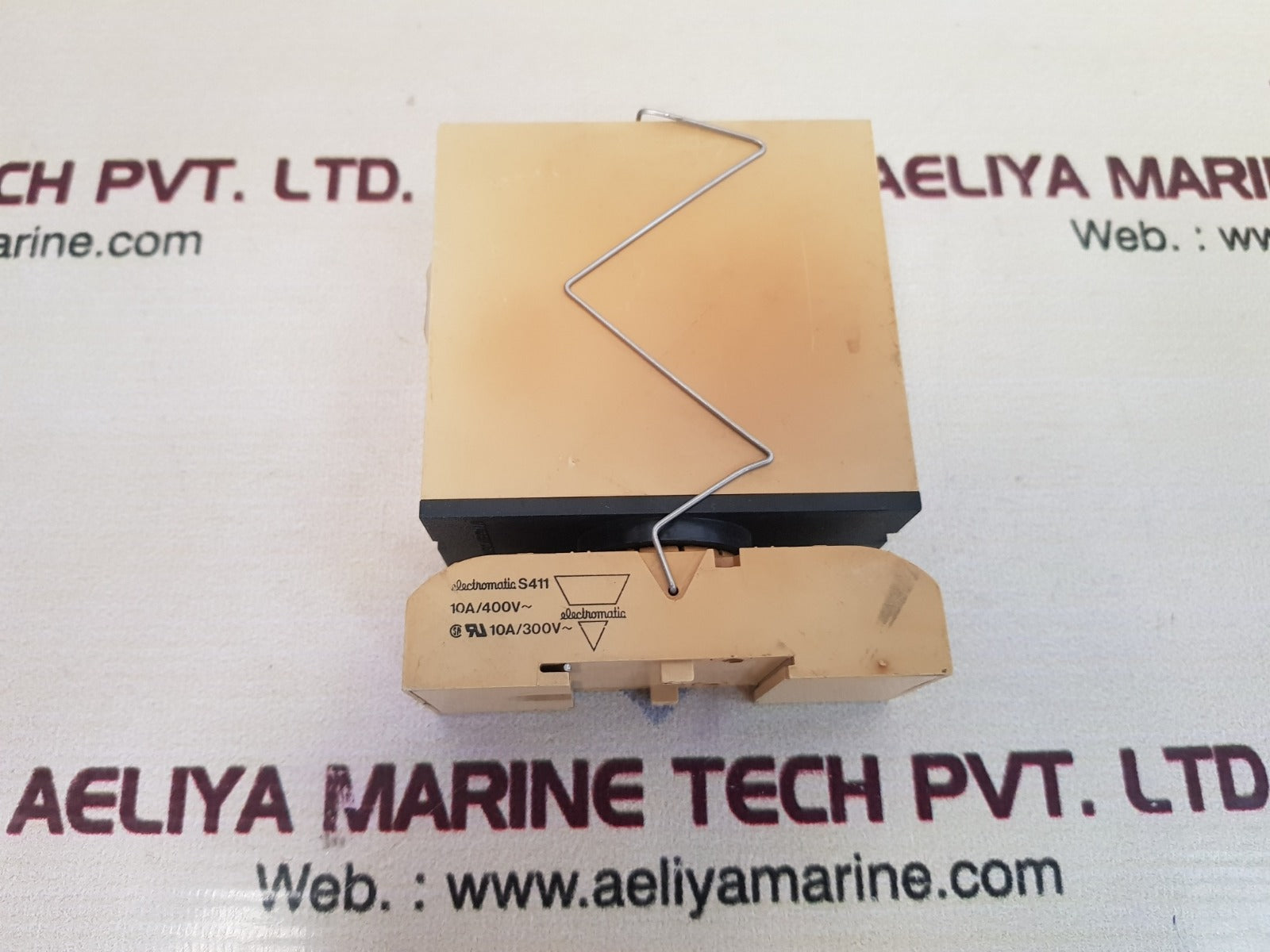 Carlo gavazzi sm 190 230 3-phase sequence current relay with base - Image 3