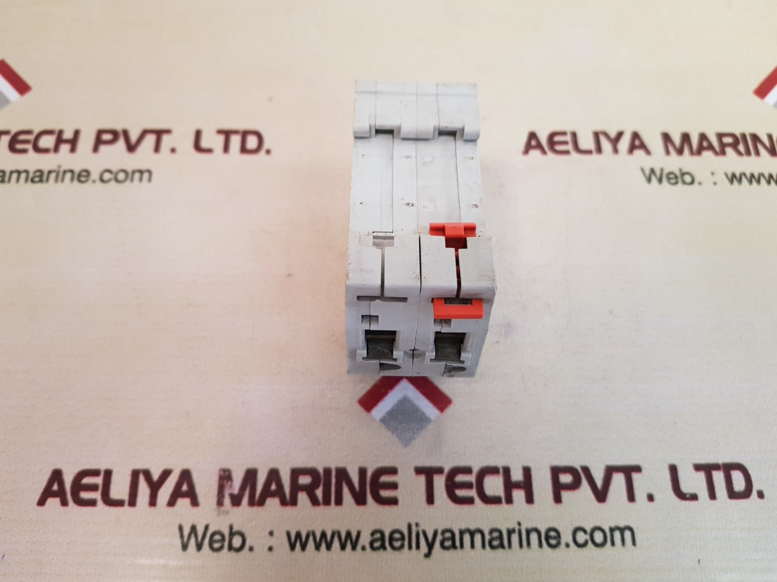 Merlin gerin multi9 c32n 2-pole circuit breaker - Image 4