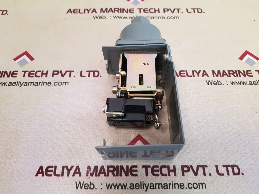 Allen-bradley 836-c3 Ser.A Pressure Switch 80 Psi/5.5 Bar - Image 5