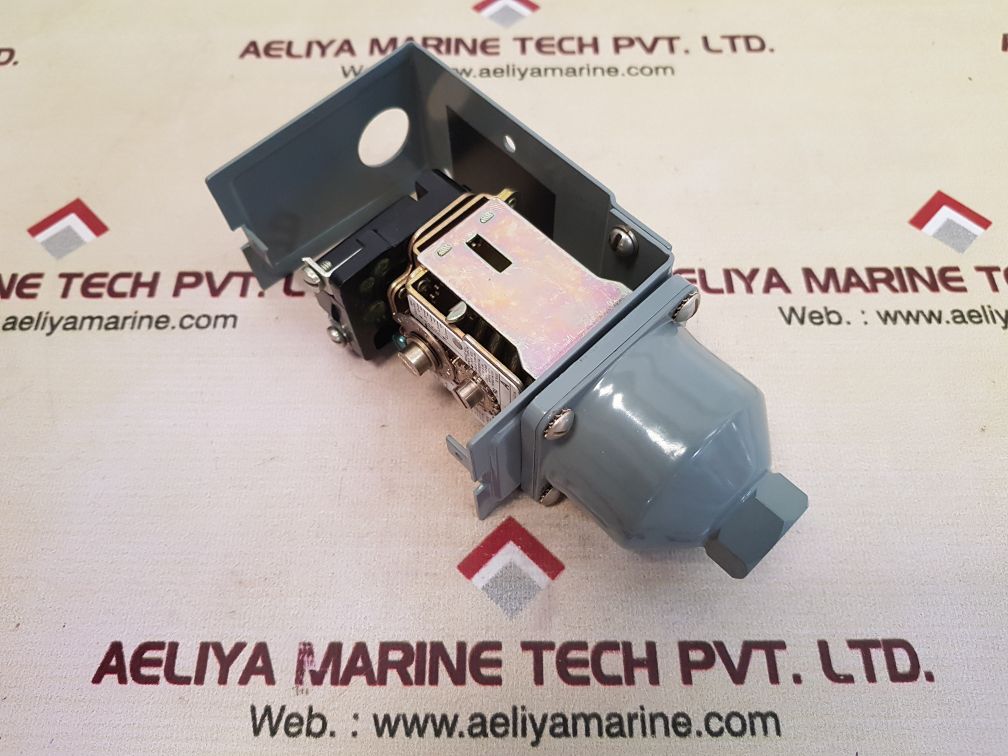 Allen-bradley 836-c3 Ser.A Pressure Switch 80 Psi/5.5 Bar - Image 6
