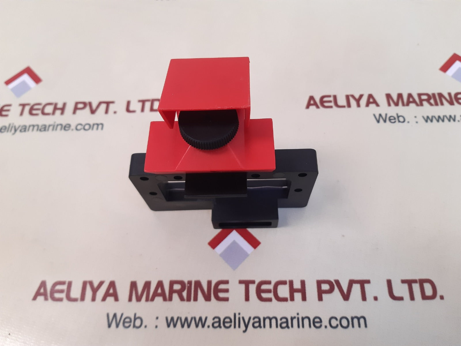 Brady 65329 Circuit Breaker Lockout Without Holes - Image 4