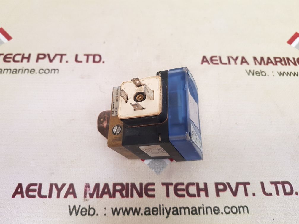 Burkert Se32 Flow Switch 12-30V Dc - Image 2