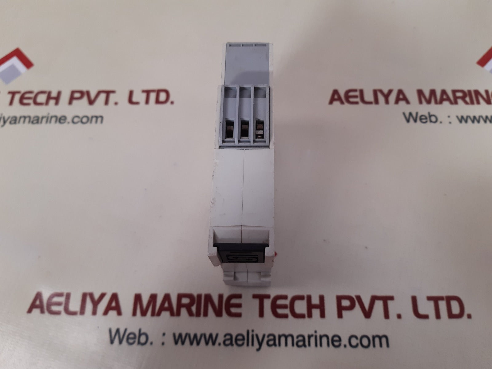 Carlo Gavazzi Dpb01Cm48 3-phase Voltage Level Relay 380-480 Vac 50/60Hz - Image 4