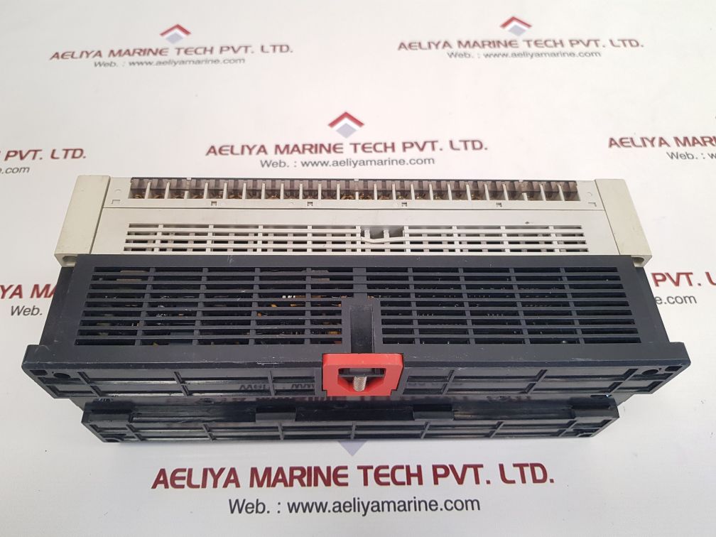 Telemecanique/schneider tsx 172 3428 controller unit - Image 4