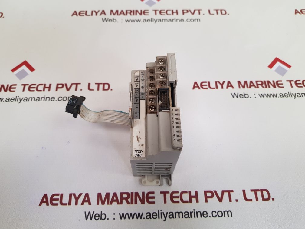 Allen-bradley 1762-ow8 Micro Logix 1200 Output Module 5Vdc 24Vdc