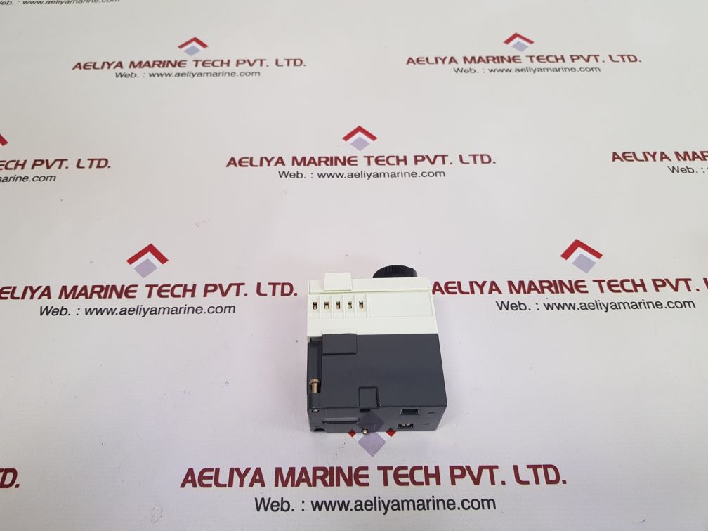 Telemecanique ca2-ft 141 time relay 240v 50hz - Image 5