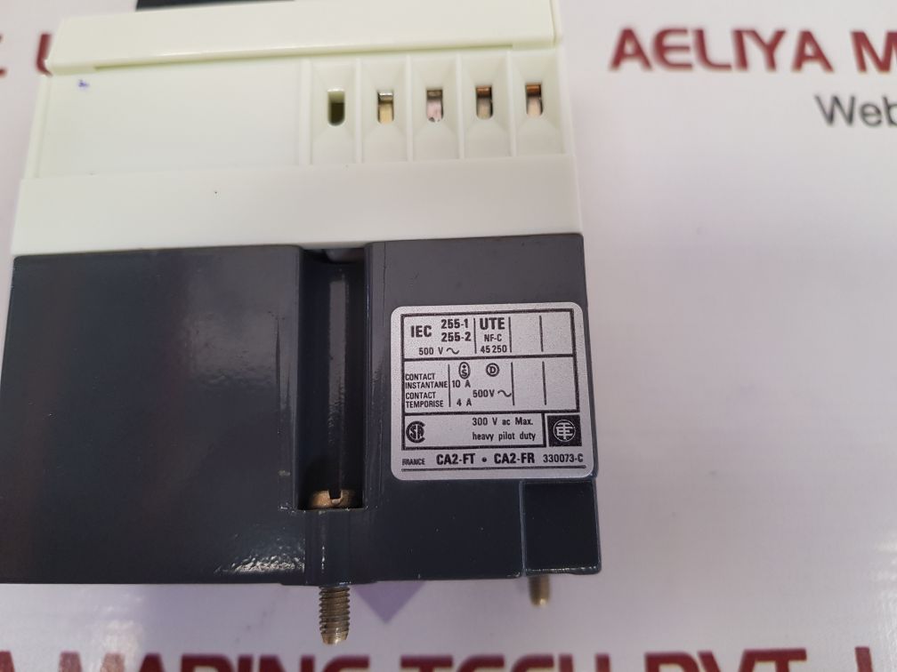 Telemecanique ca2-ft 141 time relay 240v 50hz - Image 8