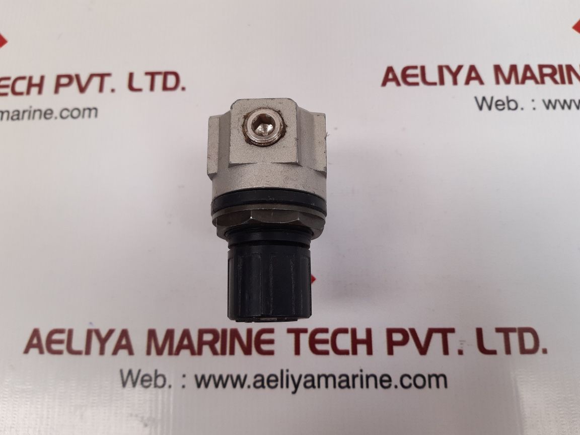 Smc ear111-f01 pressure regulator with gauge - Image 6