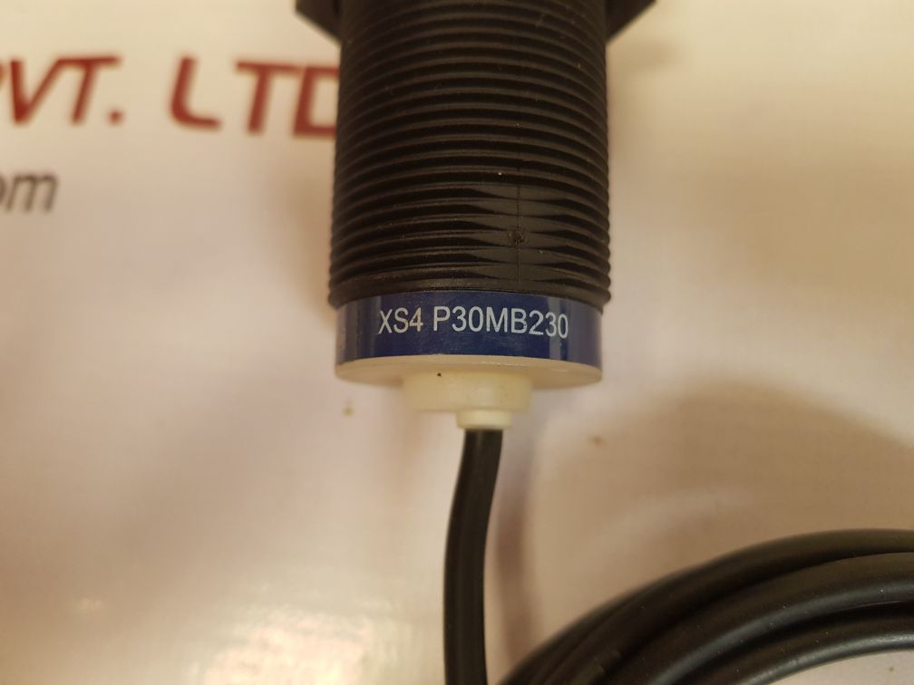 Telemecanique xs4p30mb230 proximity switch sensor - Image 6
