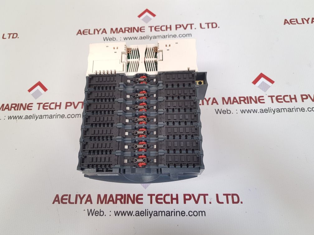 Schneider stbnip2212,pdt3100,ddi3725,ddo3705 module - Image 4