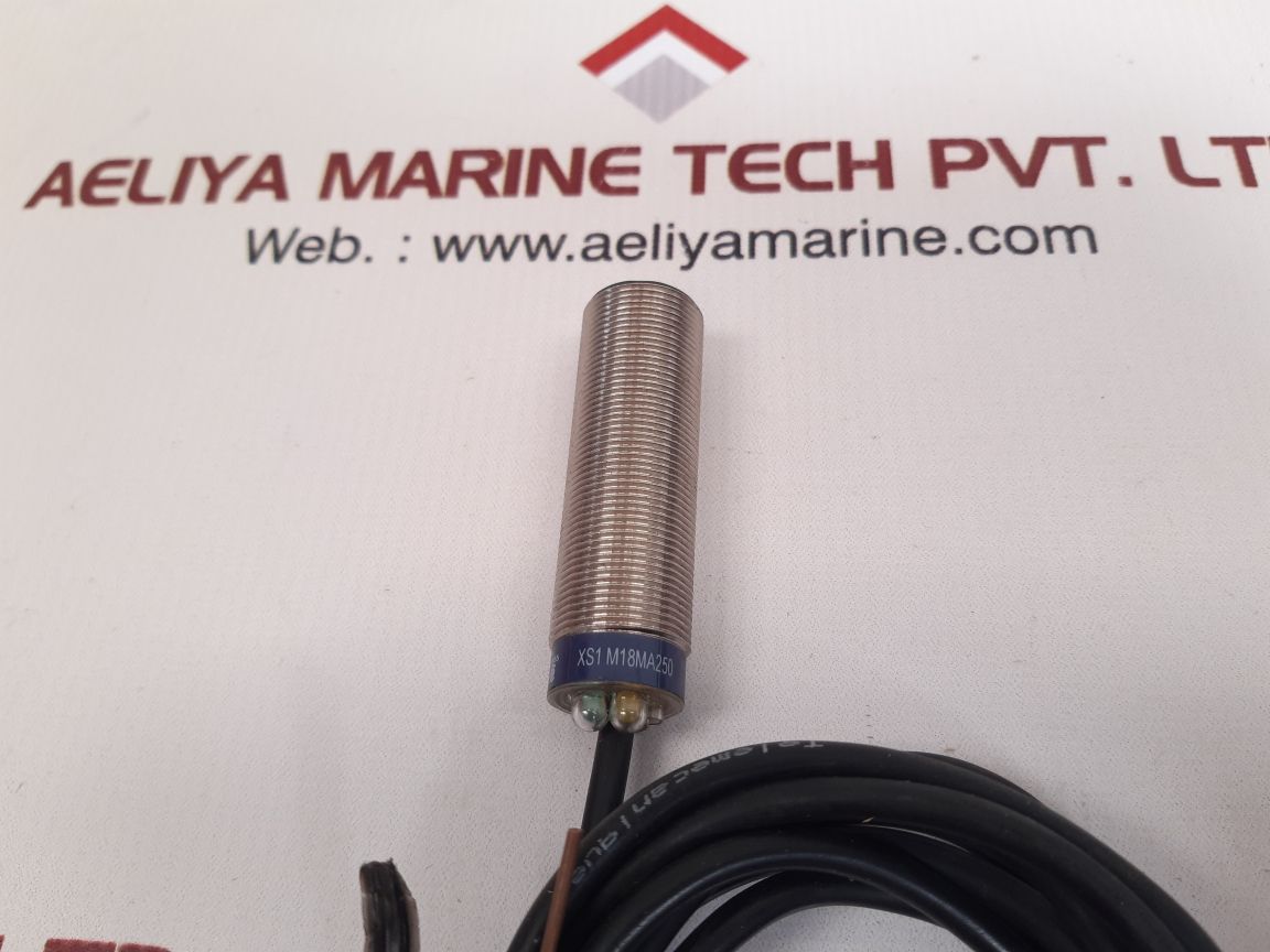 Telemecanique xs1m18ma250 proximity switch sensor - Image 4