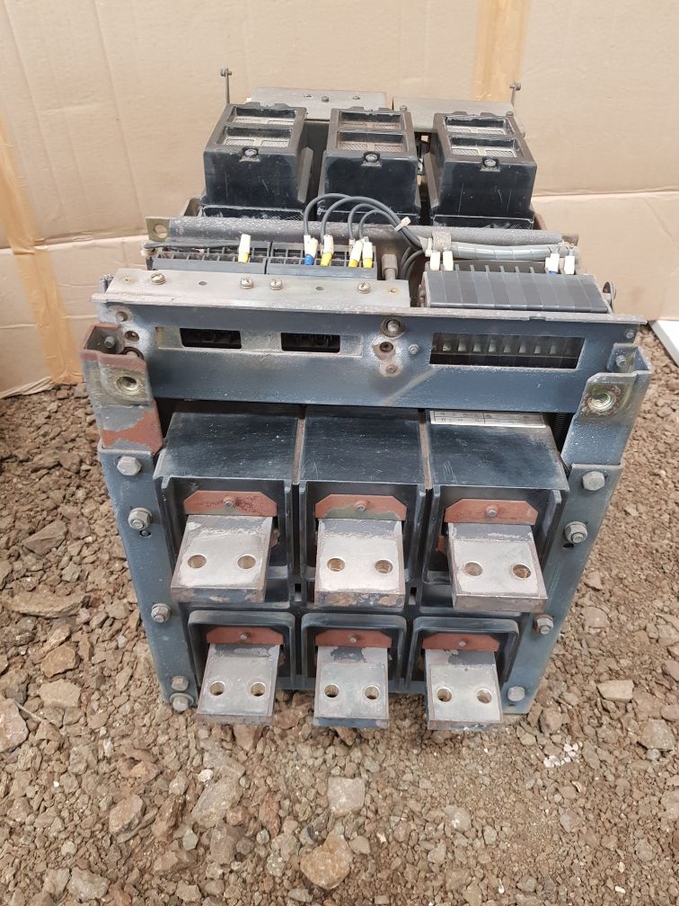 Hyundai Hat 16 3-pole Air Circuit Breaker 1600A 660 Vac 50/60Hz - Image 5