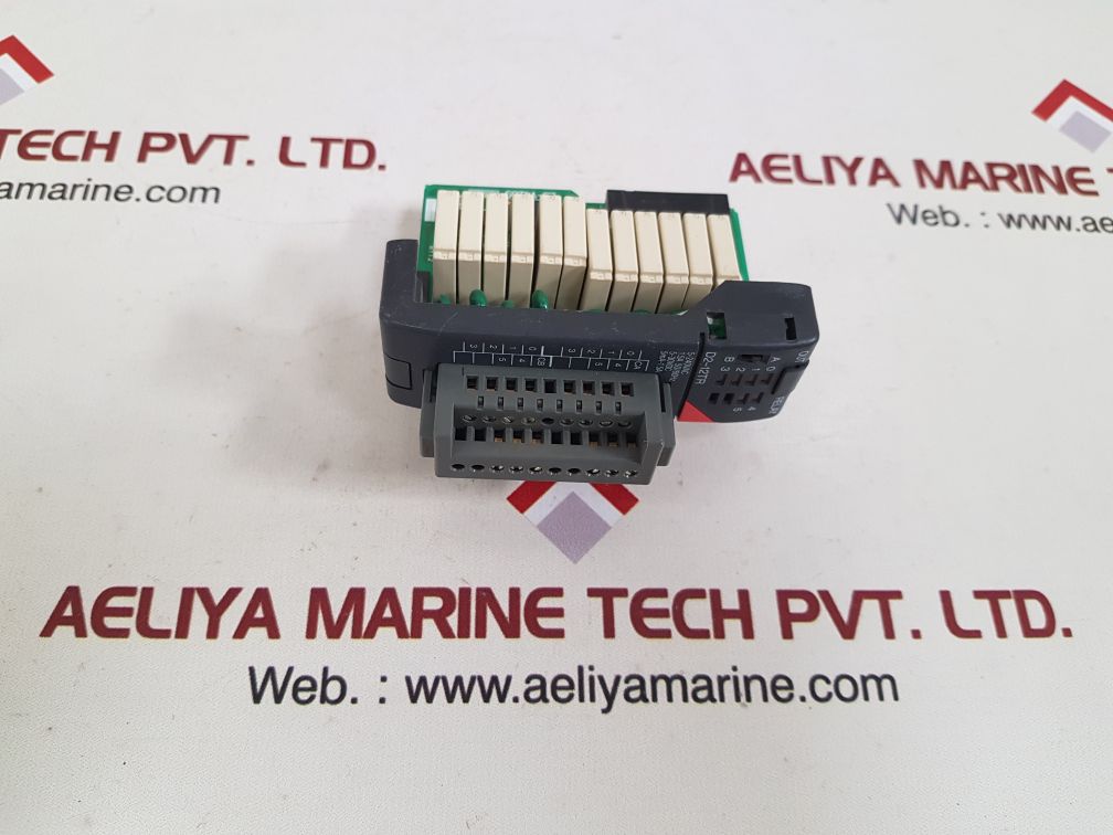 Automation direct d2-12tr output module - Image 2