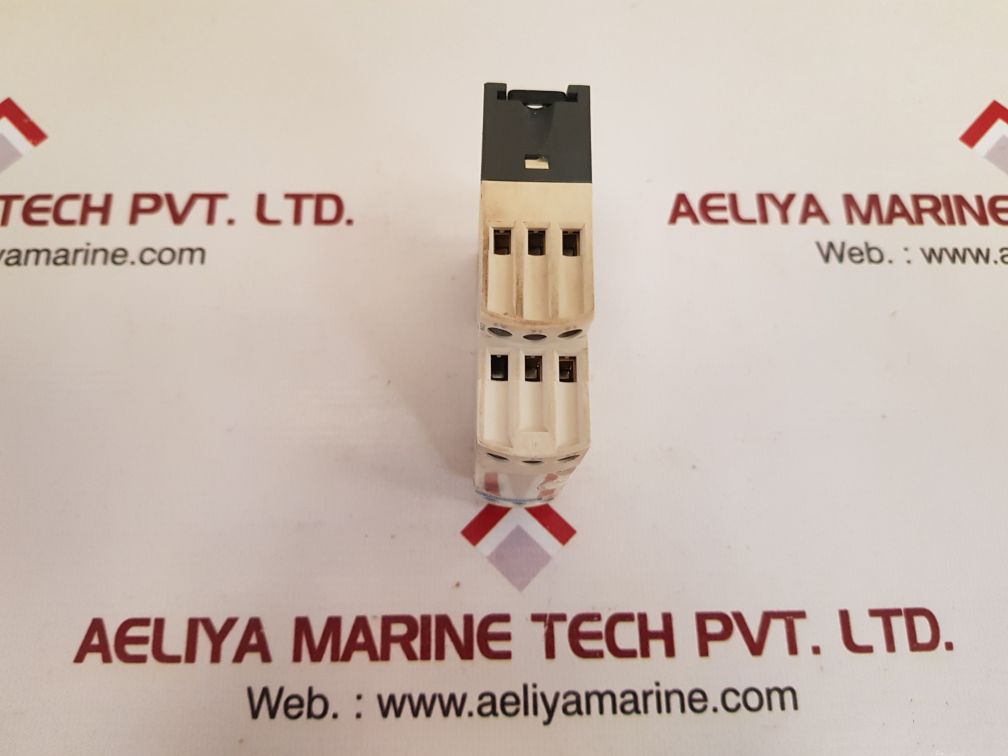 Telemecanique Schneider Electric Rm4 La32F Liquid Level Control Relay - Image 3