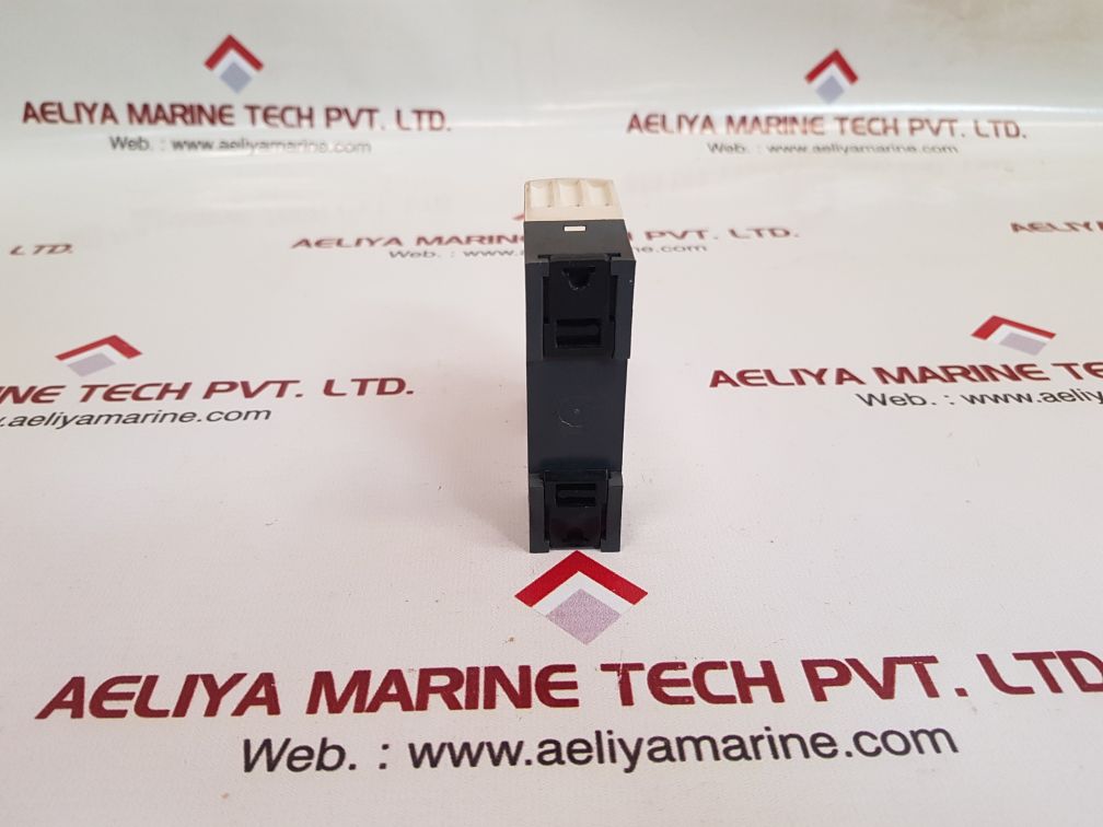 Telemecanique Schneider Electric Rm4 La32F Liquid Level Control Relay - Image 4