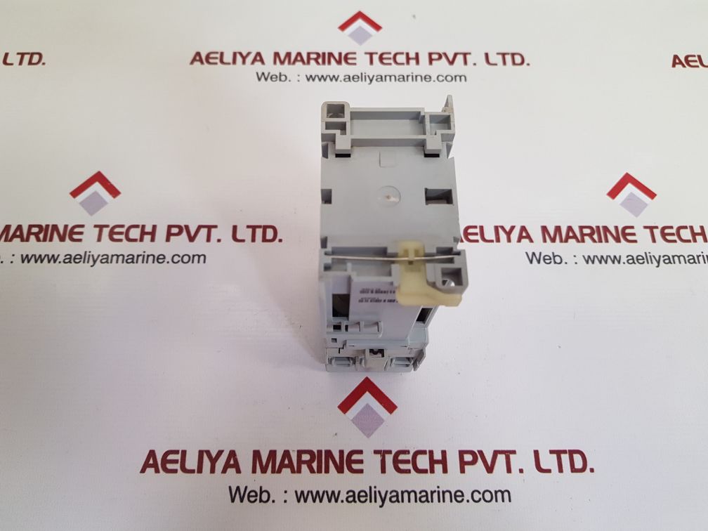 Allen-bradley 100-c30Z*00 Series B Contactor 45 Amps 600V Ac - Image 6