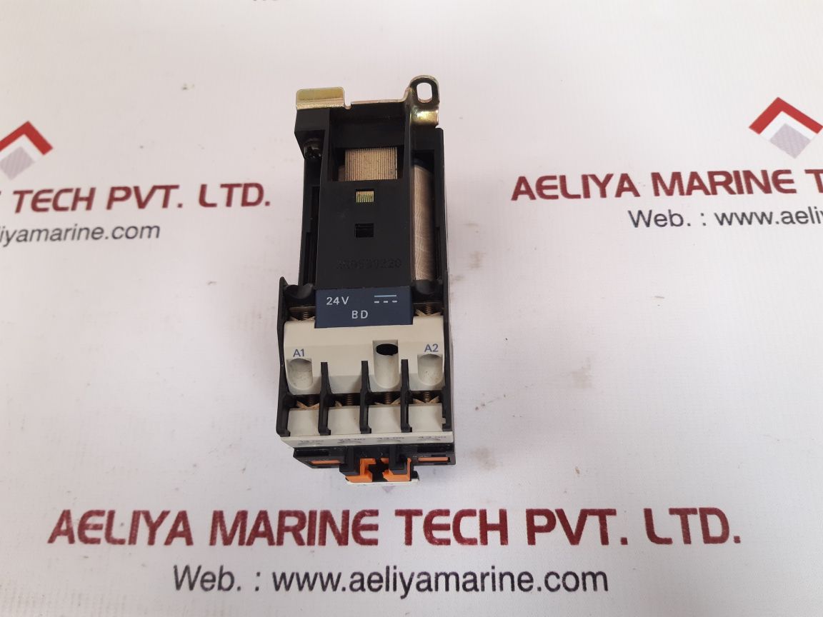 Telemecanique Ca3 Dn40Bd Coil Control Relay 023450 24V - Image 7