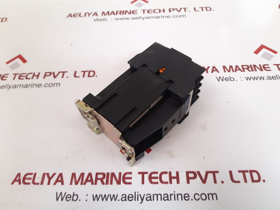 Telemecanique Ca3 Dn40Bd Coil Control Relay 023450 24V - Image 5