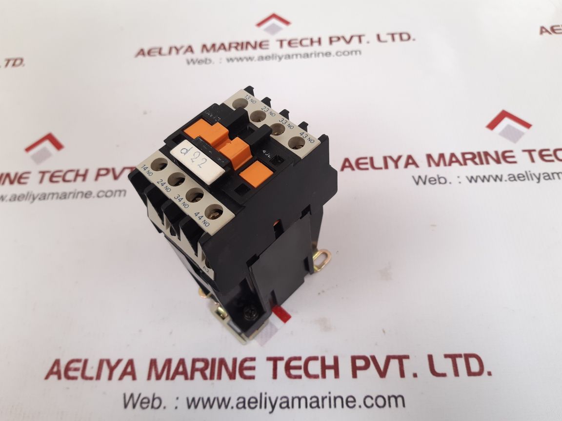 Telemecanique Ca3 Dn40Bd Coil Control Relay 023450 24V - Image 2