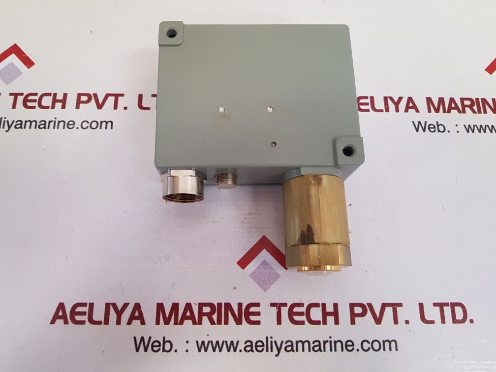 Trafag 940.2377.903 pressure switch 0...6 bar - Image 3