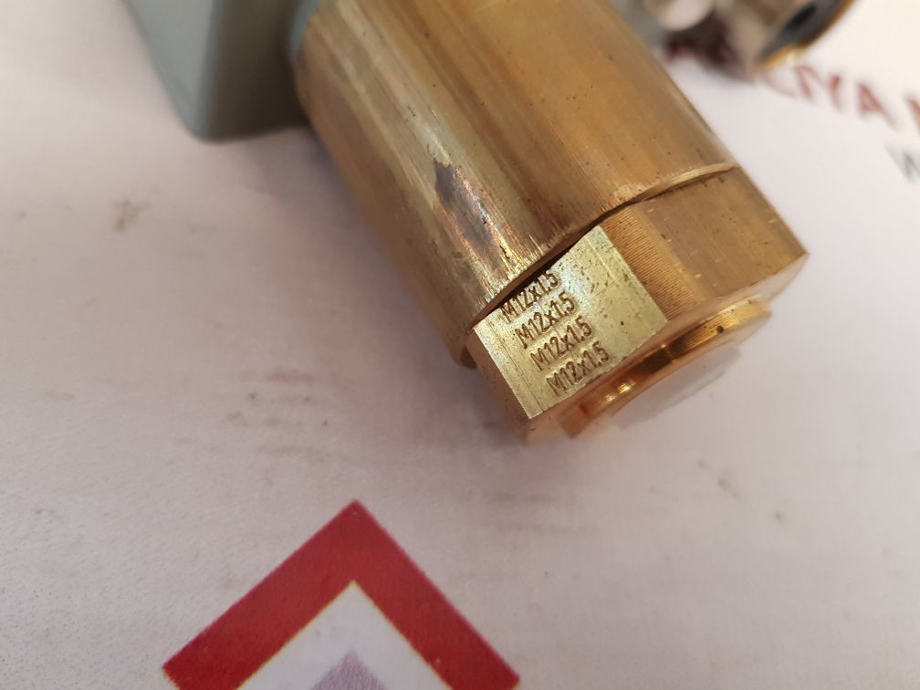 Trafag 940.2377.903 pressure switch 0...6 bar - Image 9