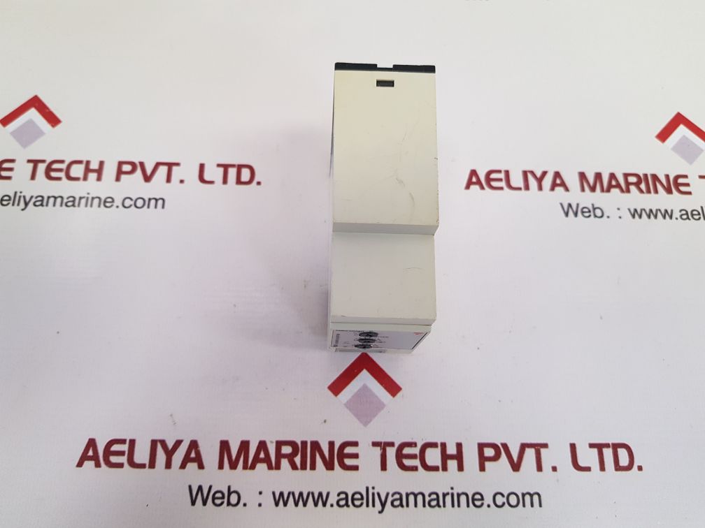 Carlo Gavazzi Pcb01Dm24 Asymmetrical Recycler Timer Ip20 - Image 3