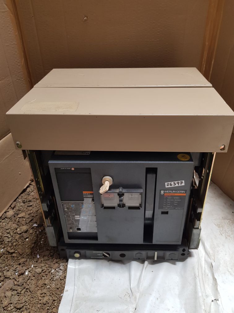 Merlin Gerin Masterpact M25 H1 Circuit Breaker 1000V Ac 2500A