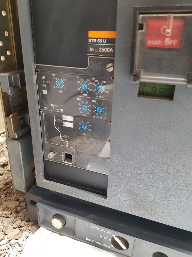 Merlin Gerin Masterpact M25 H1 Circuit Breaker 1000V Ac 2500A - Image 2