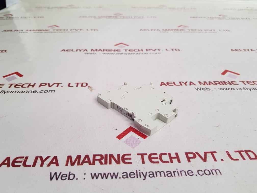 Merlin Gerin Sd 26927 Contact Signal Default Alarm Switch - Image 6