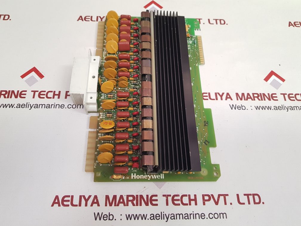 Honeywell 621-2150R 207 D Output Module Board 115Vac - Image 3