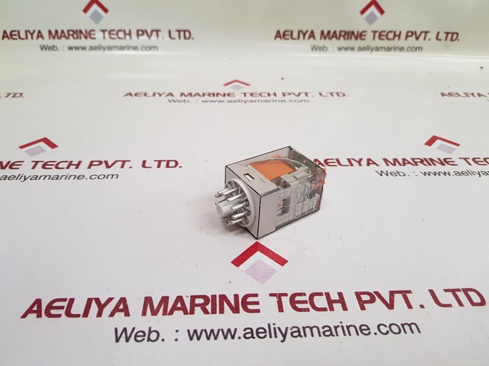 Finder 60.13.8.110.0040 Relay 10A 250V - Image 5