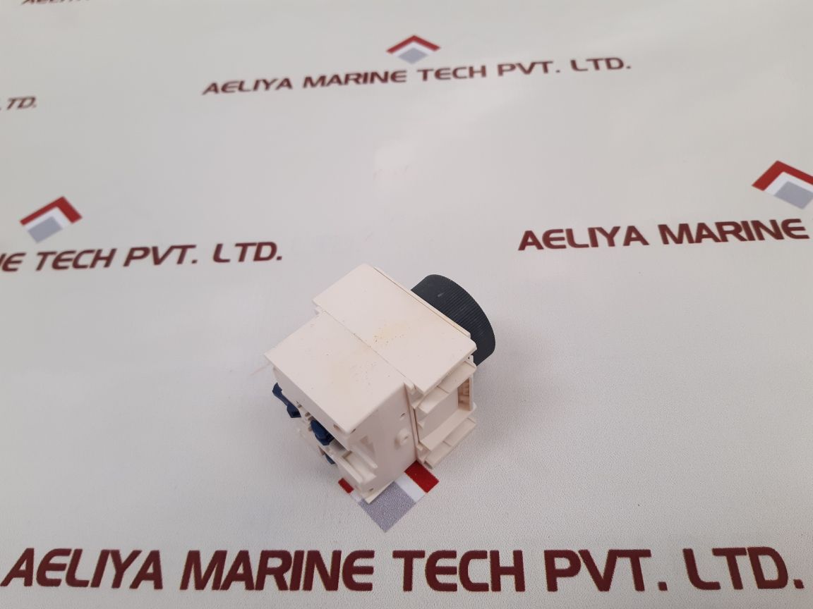 Telemecanique / Schneider Electric Ladt2 Time Delay Block 0.1-30S - Image 5
