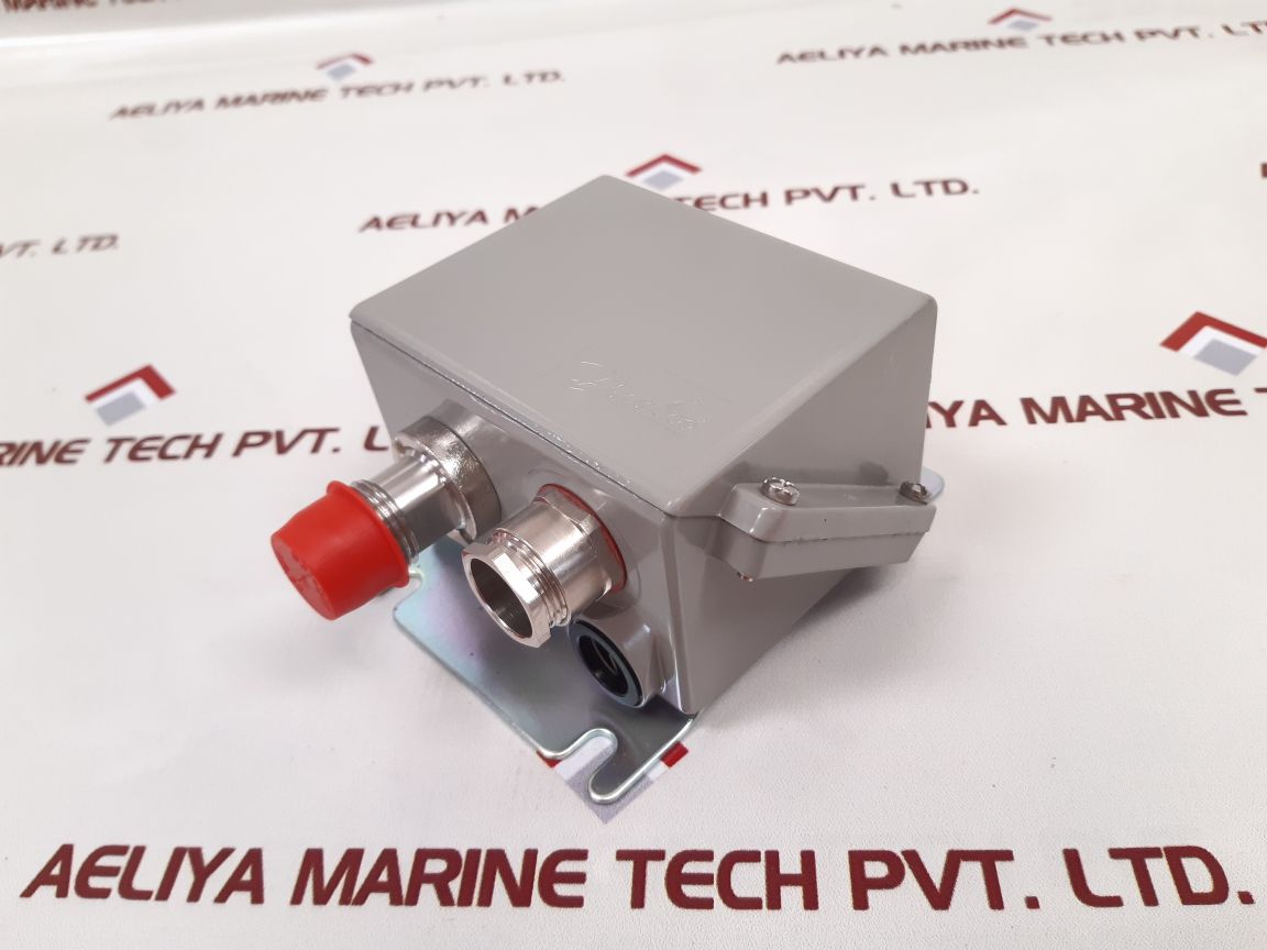 Danfoss Emp 2 Pressure Transmitter 084G2111 New - Image 7