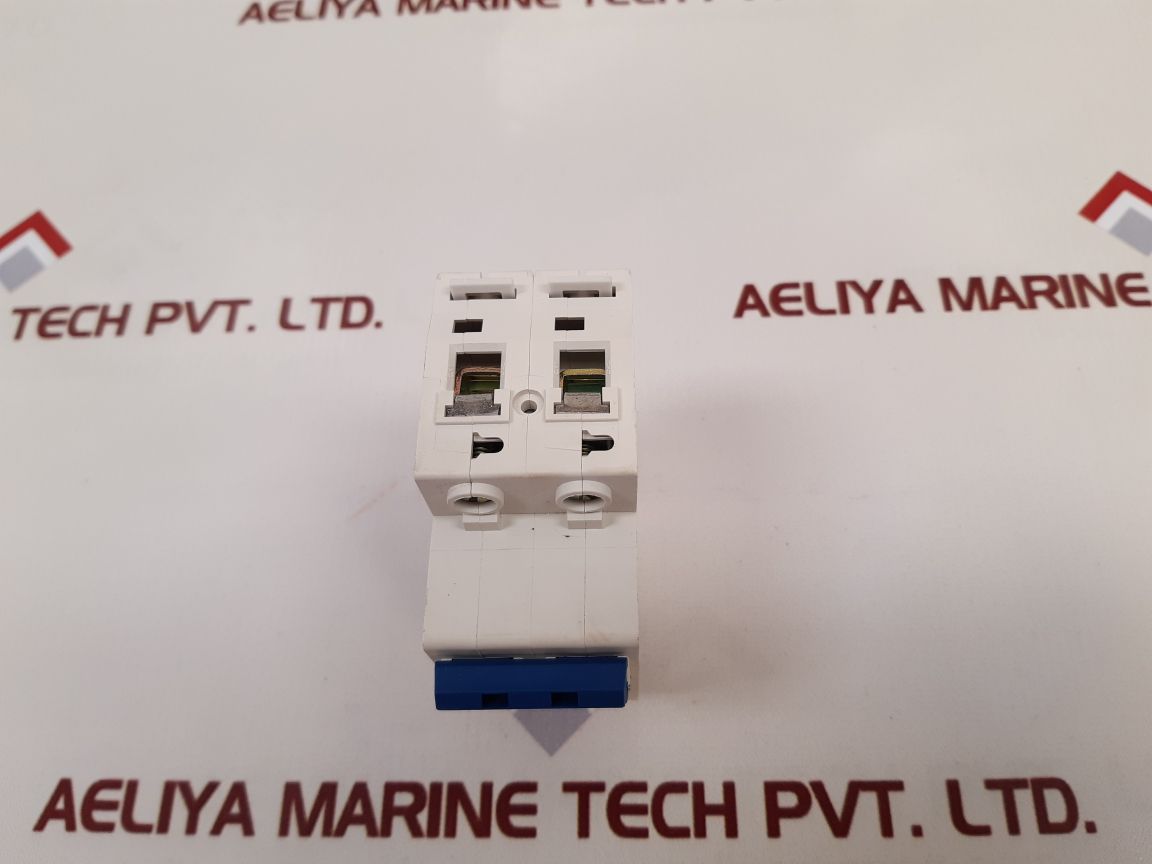 Dz47-63 B32 Circuit Breaker 400V~ - Image 3