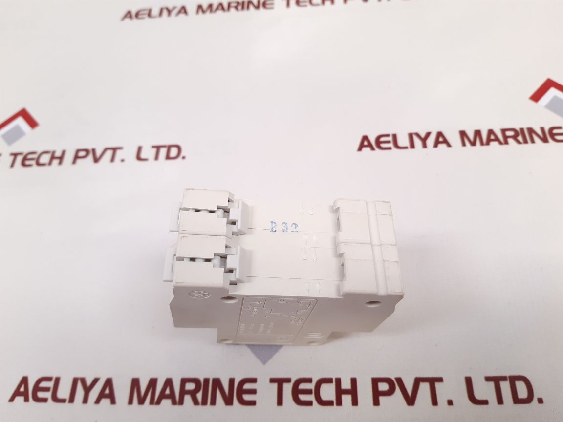 Dz47-63 B32 Circuit Breaker 400V~ - Image 6