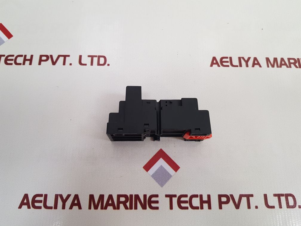 Telemecanique / Schneider Electric Rxze2M114 Relay Socket - Image 2