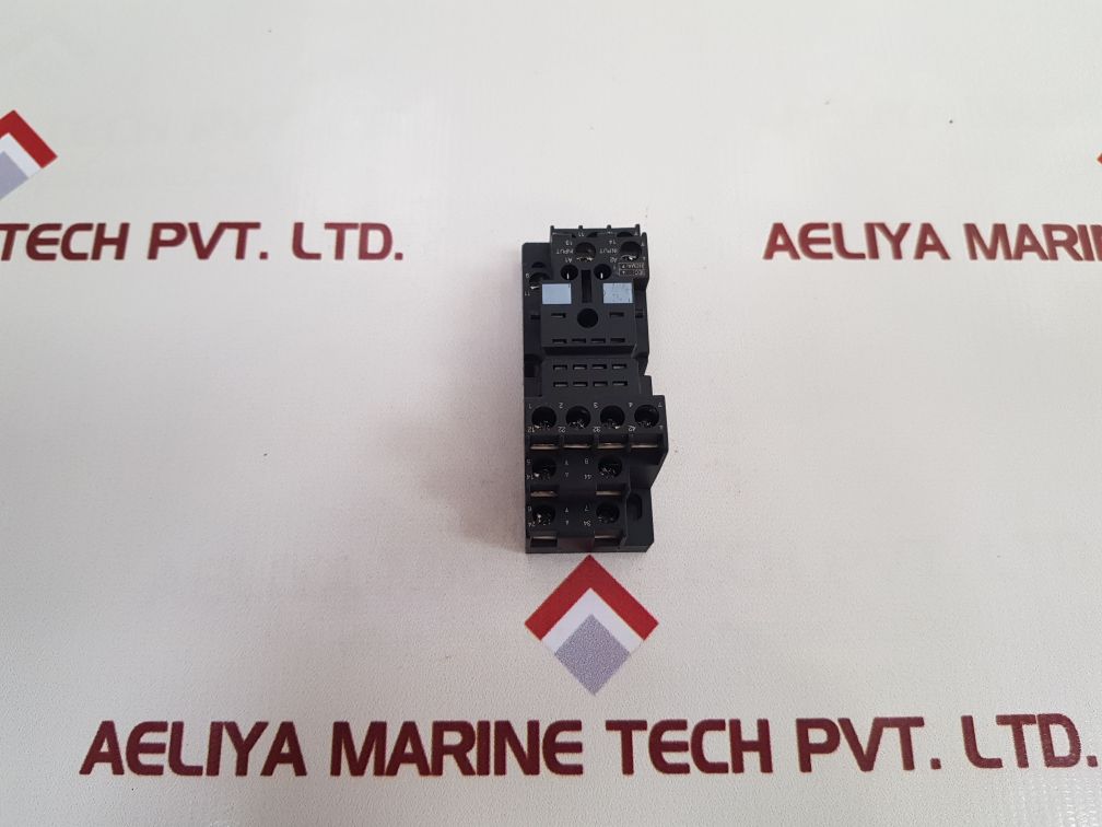 Telemecanique / Schneider Electric Rxze2M114 Relay Socket - Image 4