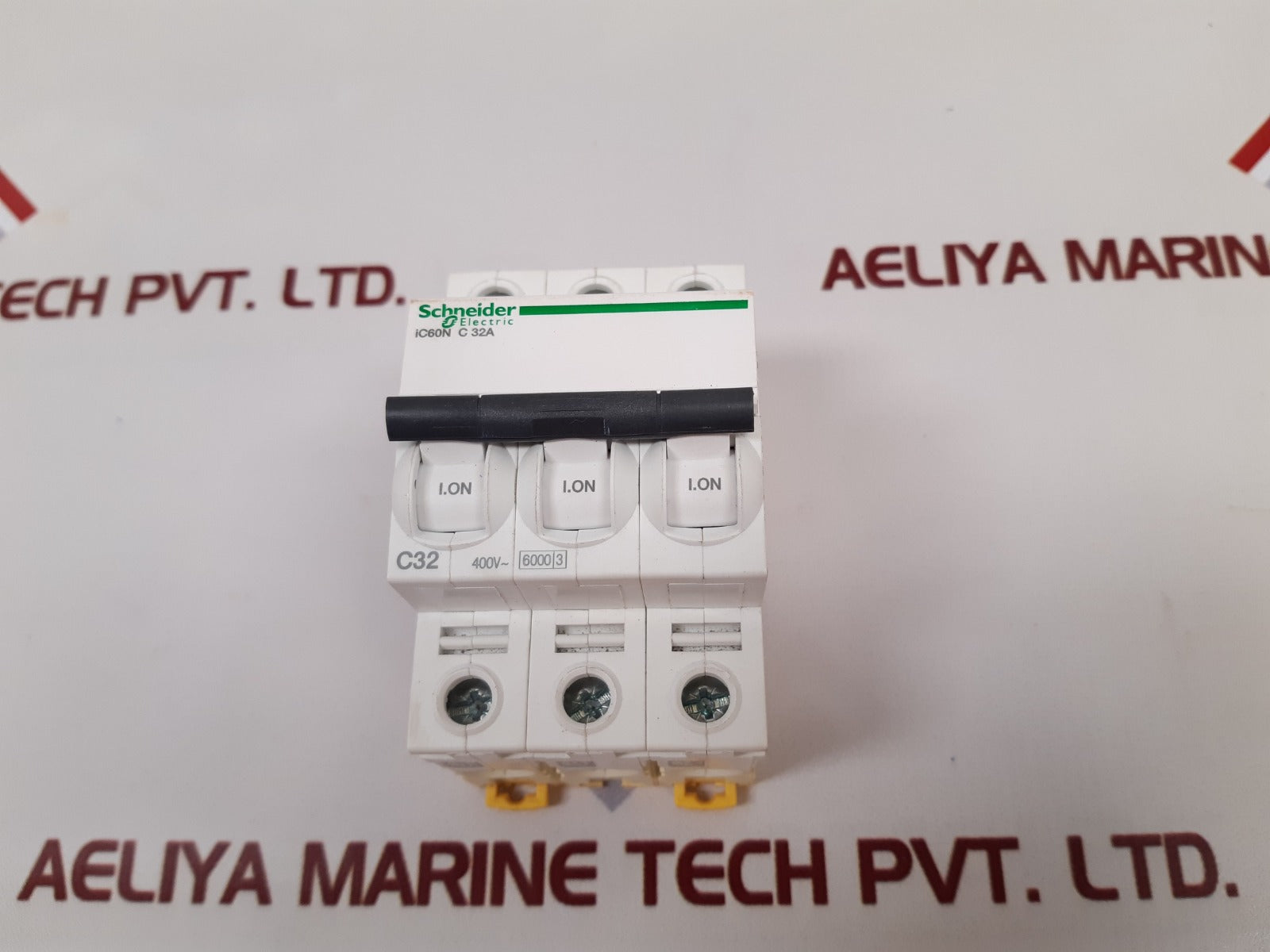 Schneider Electric Ic60N C 32A Circuit Breaker