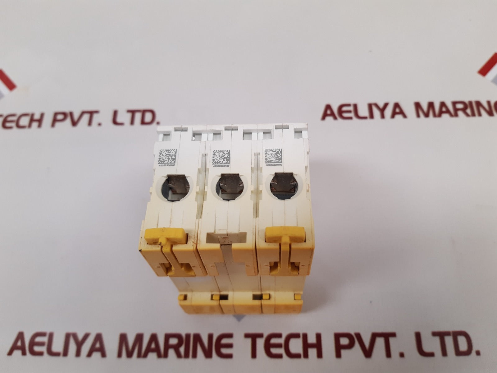Schneider Electric Ic60N C 32A Circuit Breaker - Image 4