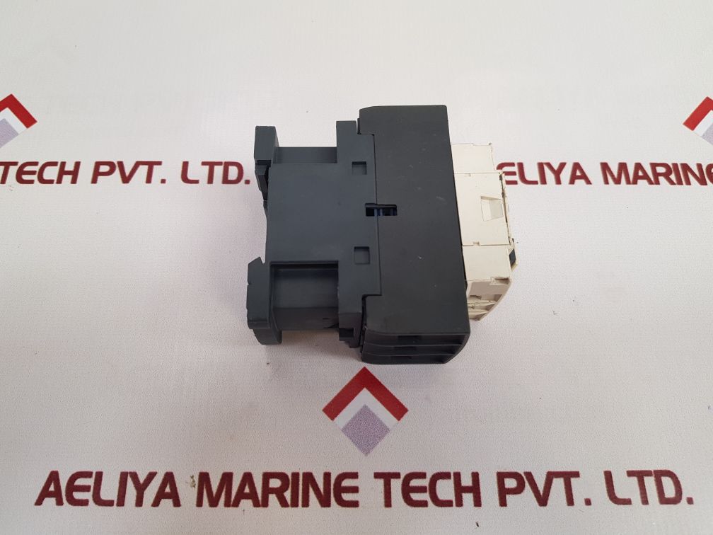 Telemecanique/Schneider Electric Lc1D32 Contactor Used - Image 2