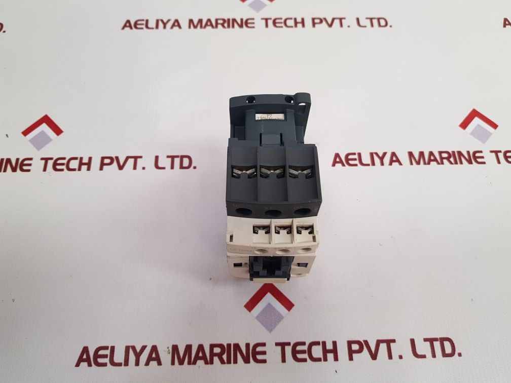 Telemecanique/Schneider Electric Lc1D32 Contactor Used - Image 4