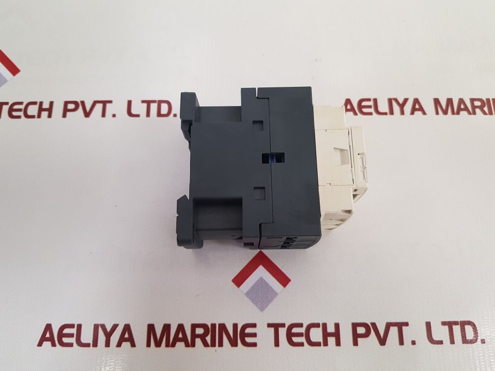 Schneider Electric Lc1D18P7 Contactor New - Image 5