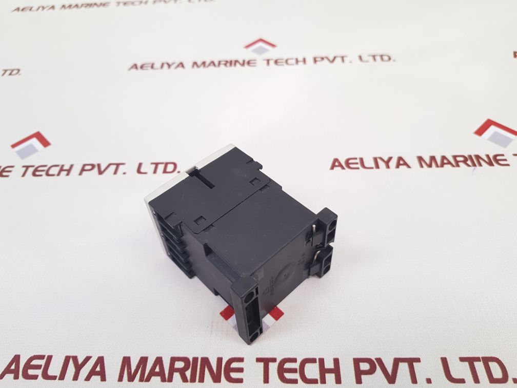 Siemens 3Rh1131-1Bf40 Contactor Relay 10A 600V Ac - Image 4