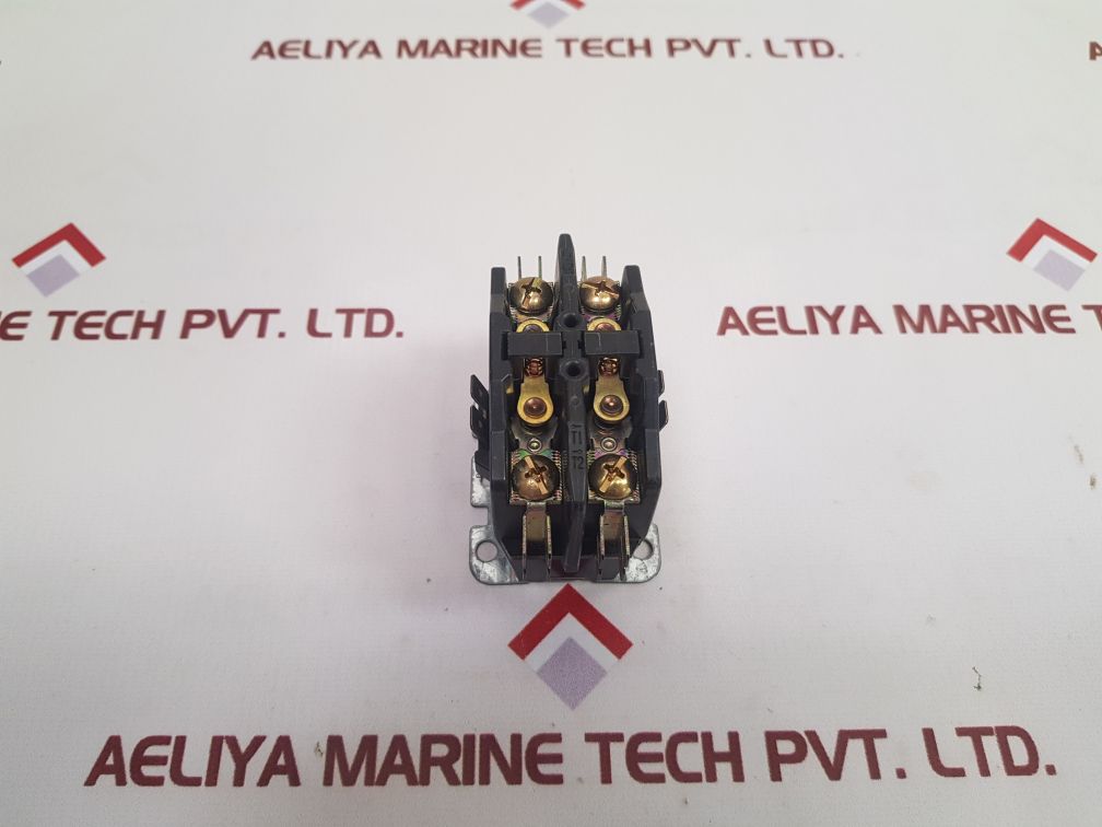 Furnas 45Cg20Af Definite Purpose Contactor - Image 2