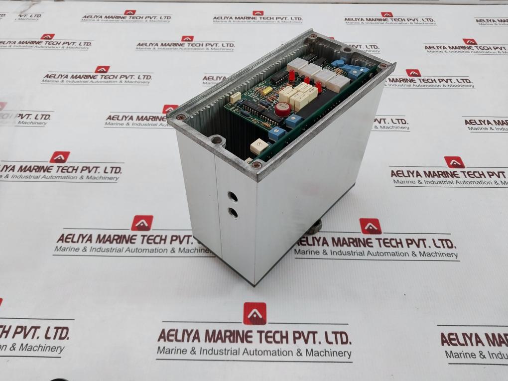 Carlo Gavazzi 132.B.04009.08 Mini Volt Relay 24v - Image 3