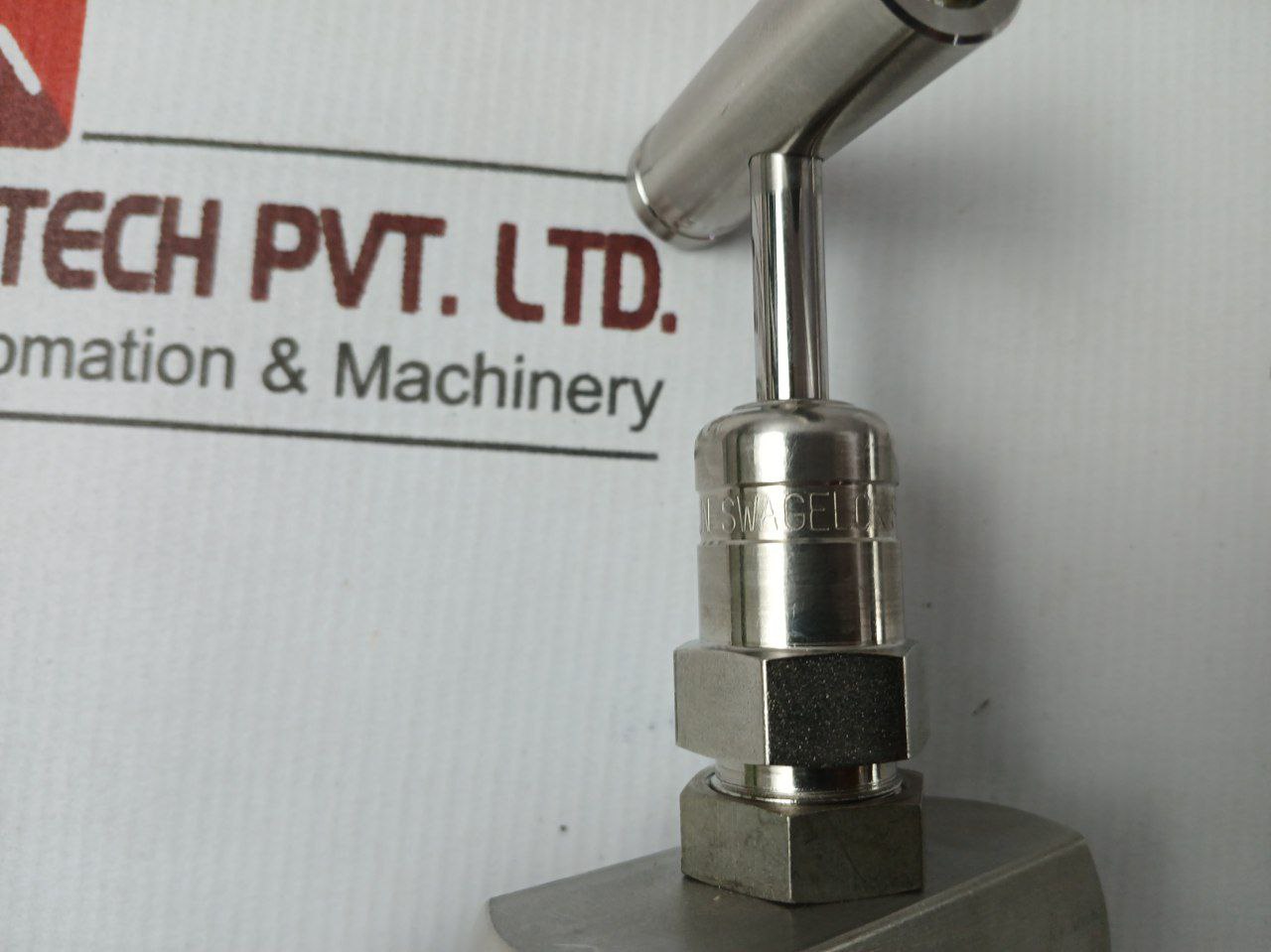 Swagelok Ss-5pdms8 Stainless Steel Rising Plug Screwed-Bonnet Needle Valve - Image 5