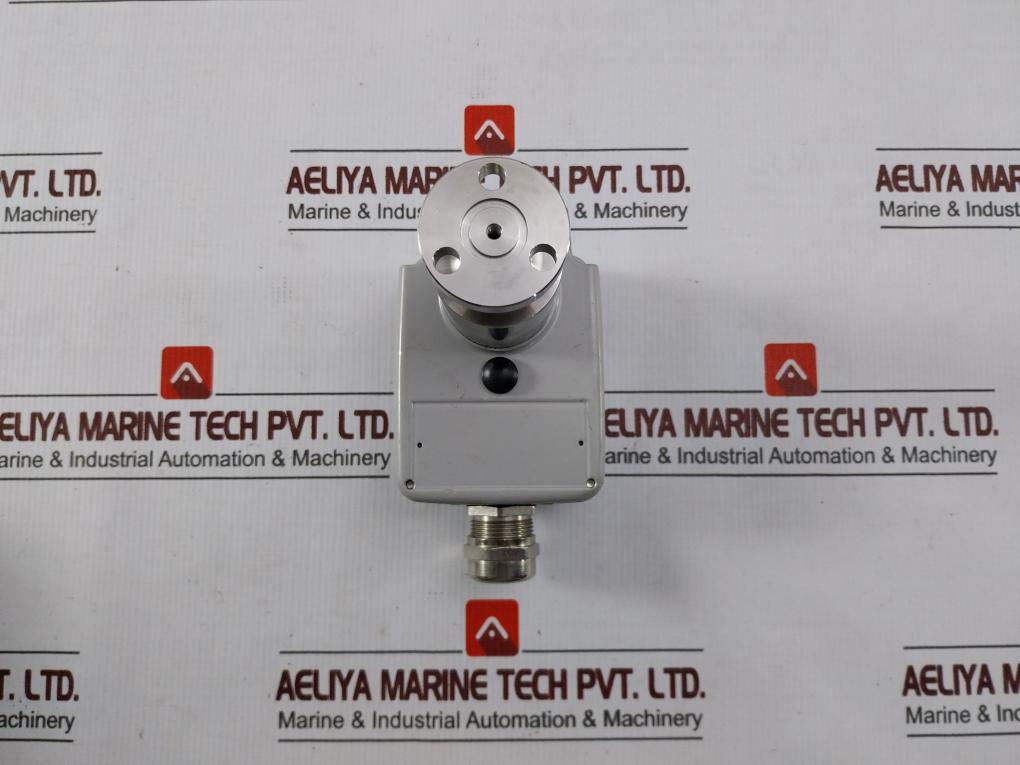 Trafag 8736.20.2200.J6 Density Monitor - Image 4