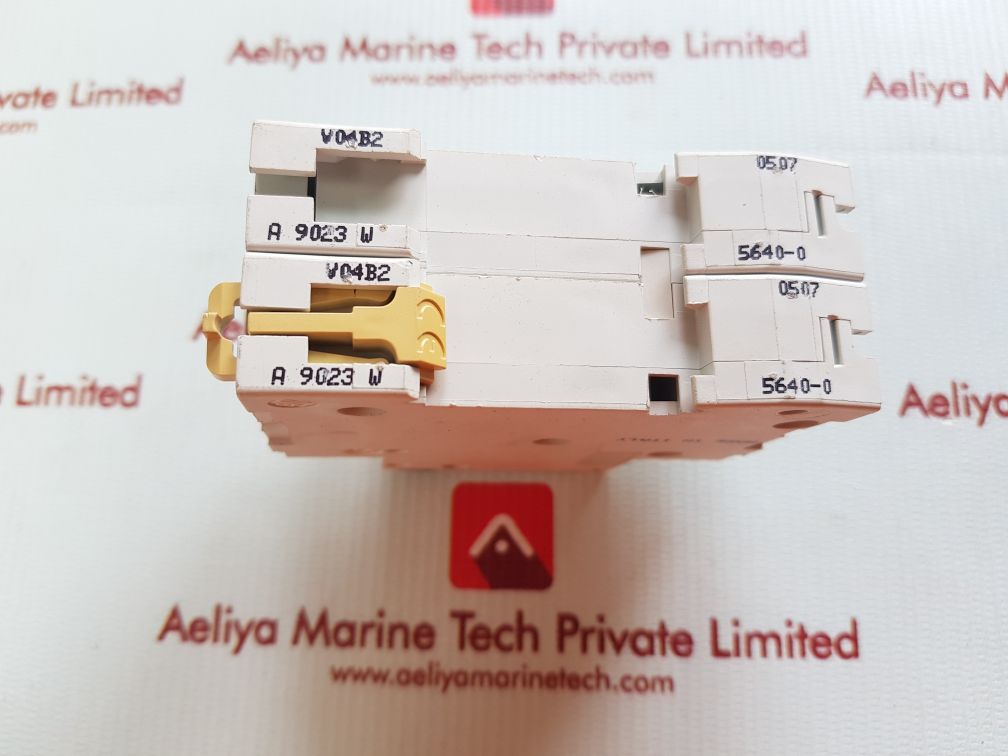 Merlin Gerin Multi 9 C60Hc C20 Circuit Breaker 415V - Image 3